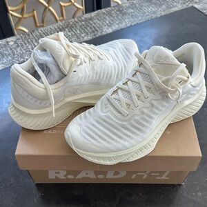 BNIB RAD RUNNERS R 1 ALMOST WHITE SZ 9